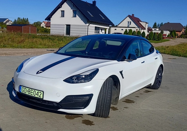 Tesla Model 3 cena 186386 przebieg: 46700, rok produkcji 2022 z Żukowo małe 211